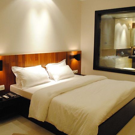 Hotel Landmark Ratnāgiri Εξωτερικό φωτογραφία