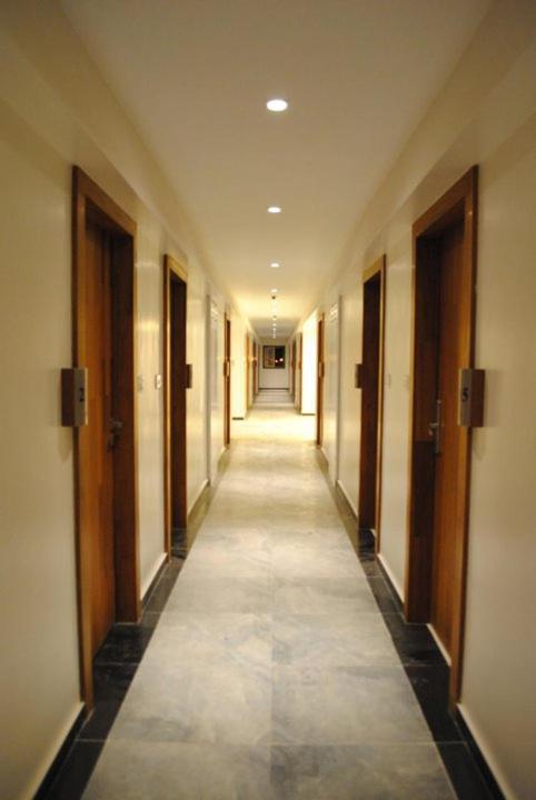 Hotel Landmark Ratnāgiri Εξωτερικό φωτογραφία