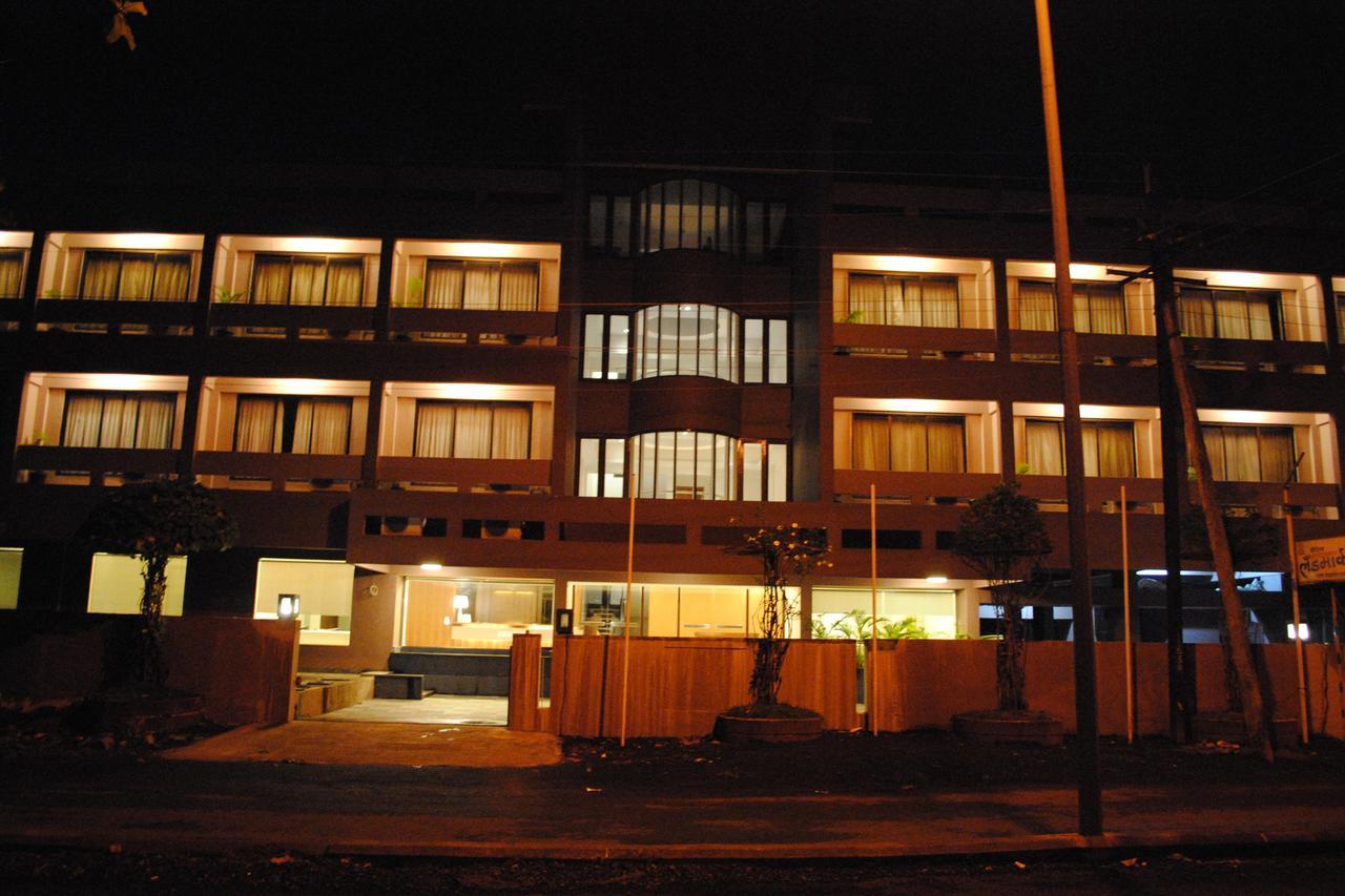 Hotel Landmark Ratnāgiri Εξωτερικό φωτογραφία