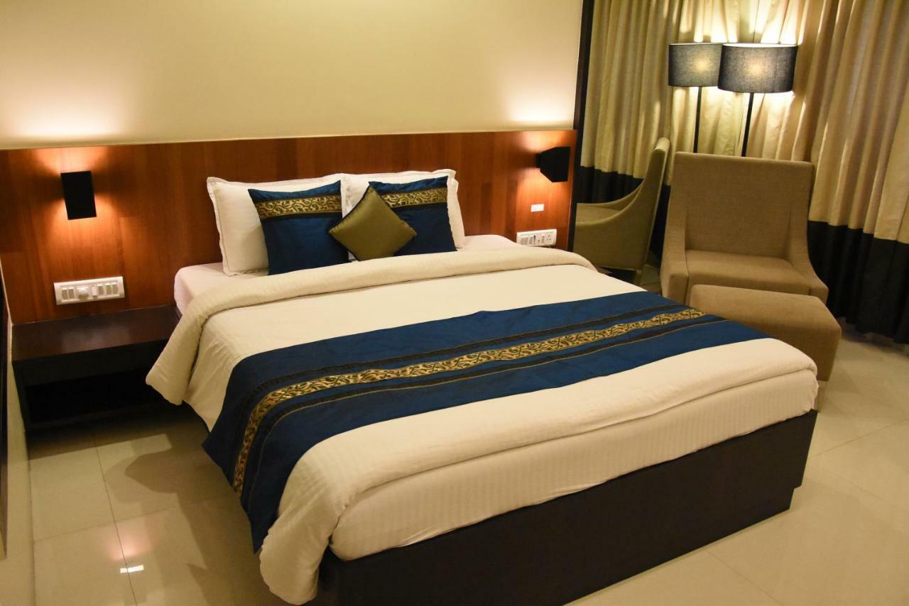 Hotel Landmark Ratnāgiri Εξωτερικό φωτογραφία