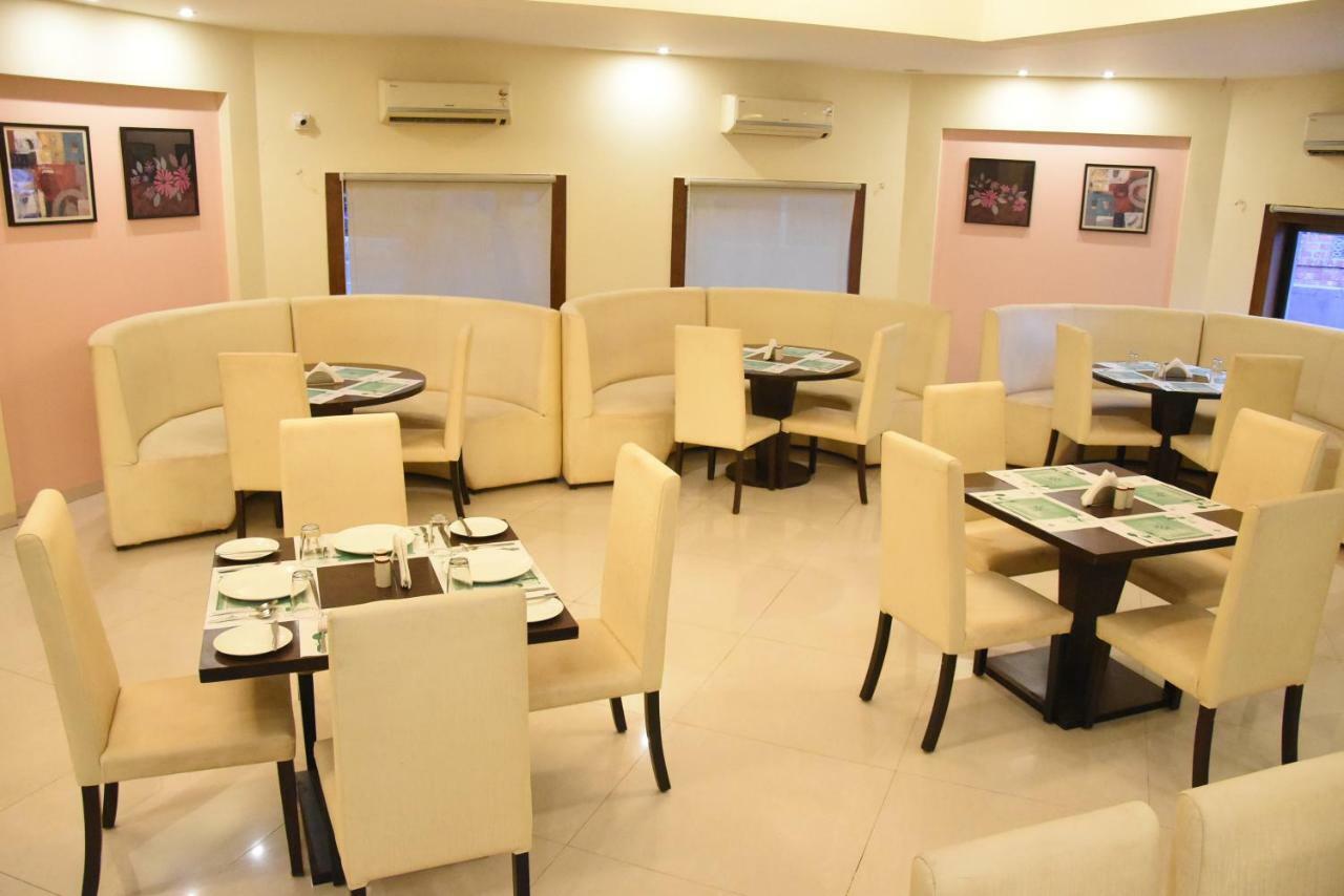 Hotel Landmark Ratnāgiri Εξωτερικό φωτογραφία