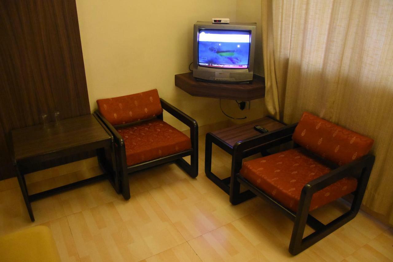 Hotel Landmark Ratnāgiri Εξωτερικό φωτογραφία