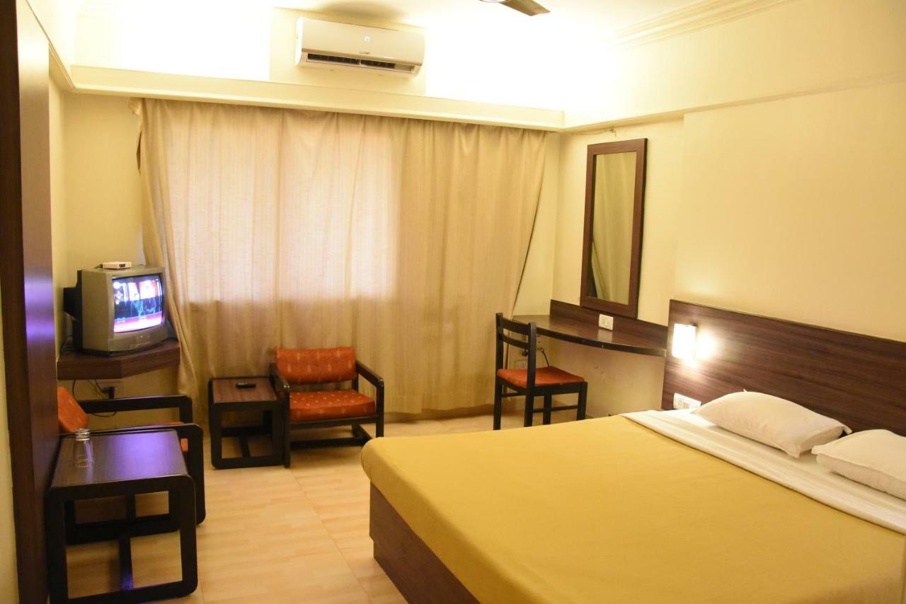 Hotel Landmark Ratnāgiri Εξωτερικό φωτογραφία